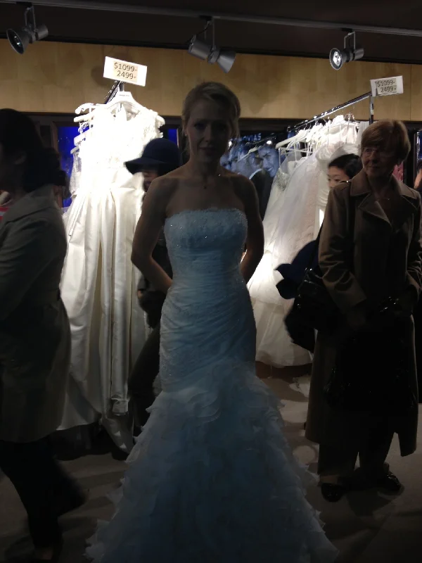 Unbeatable Prices!Pronovias Pronovias Hebra Size 10